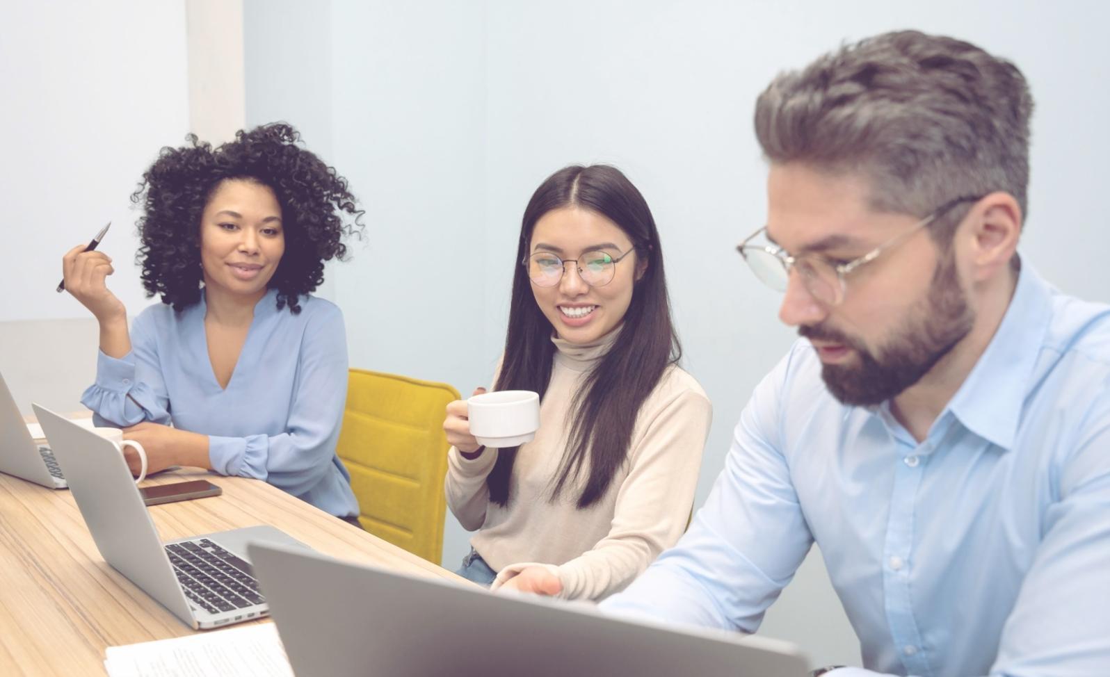 Professionelle Zusammenarbeit in Remote-Settings