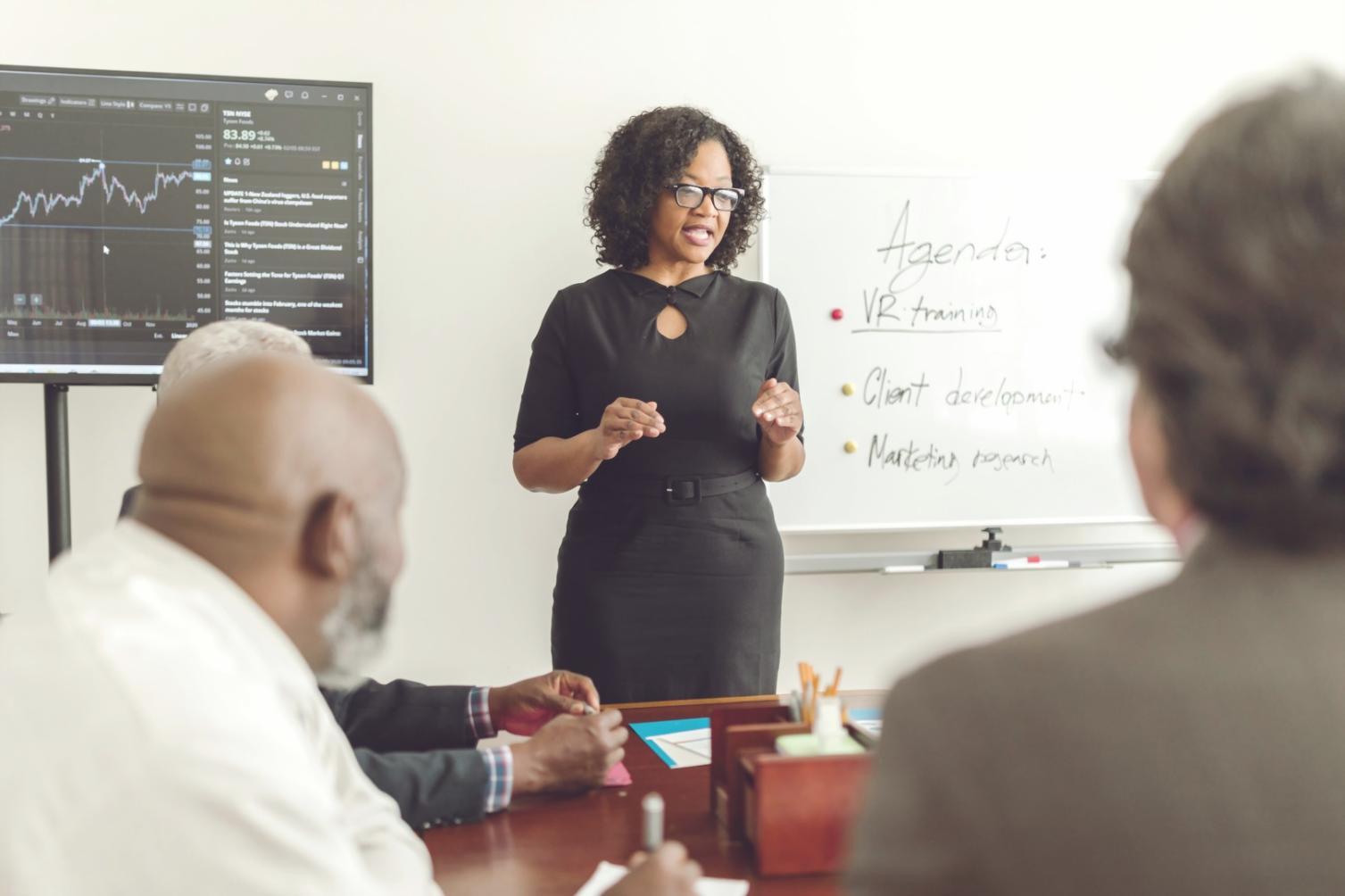 Seminarteilnehmer bei der Teamarbeit